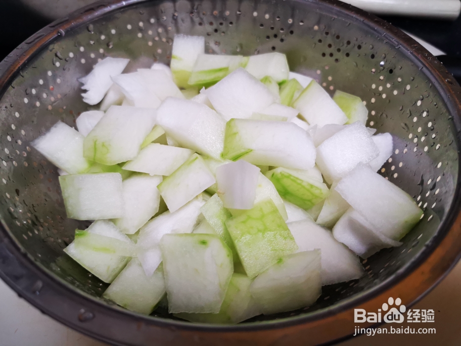 <b>怎么简单的做海米冬瓜丸子汤</b>