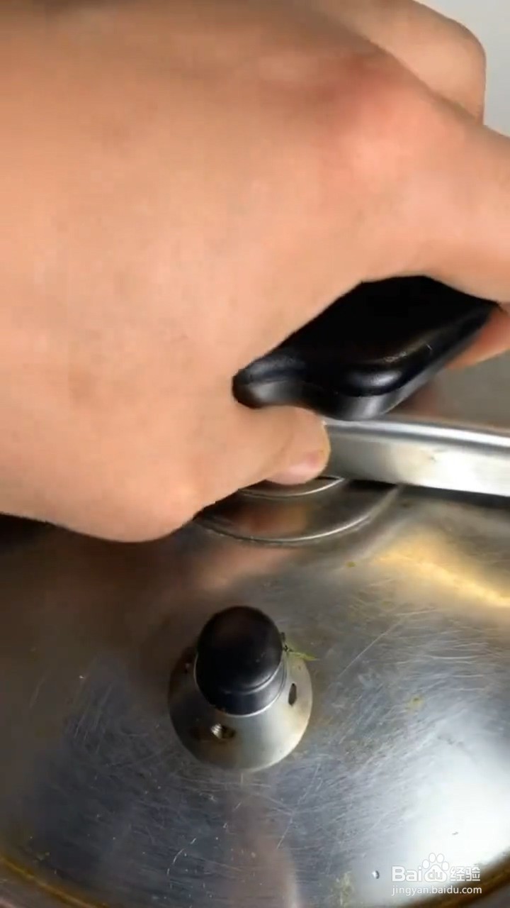 如何制作美味的家常酱猪蹄