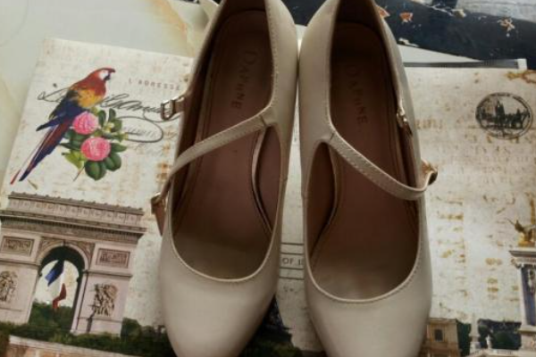 商场买的鞋,没有发票个消费记录,怎么可以退款