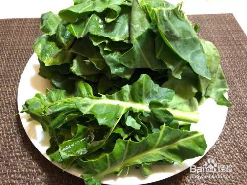 橄榄菜洗净,将梗和叶分开.