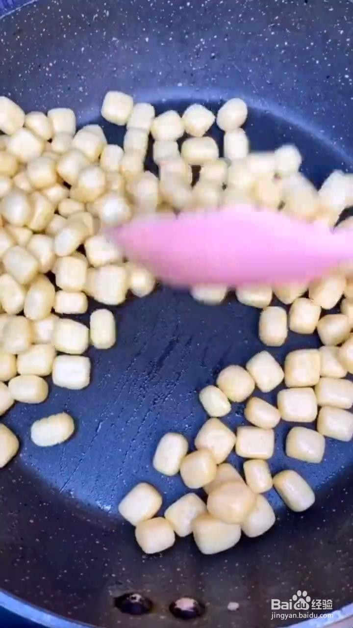 如何做好吃的奶香小馒头?