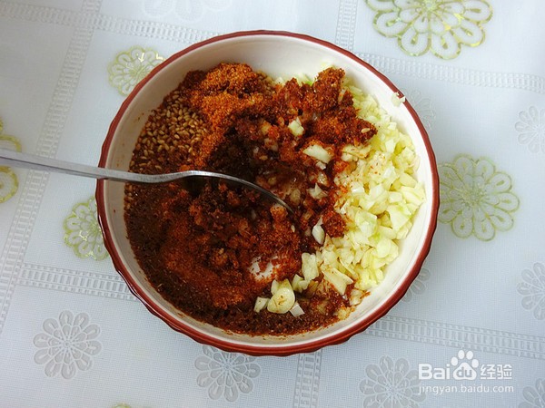 金针菇拌木耳的做法