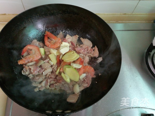 酸菜炖血肠的做法