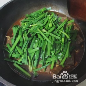 美味的韭菜炒鸭血