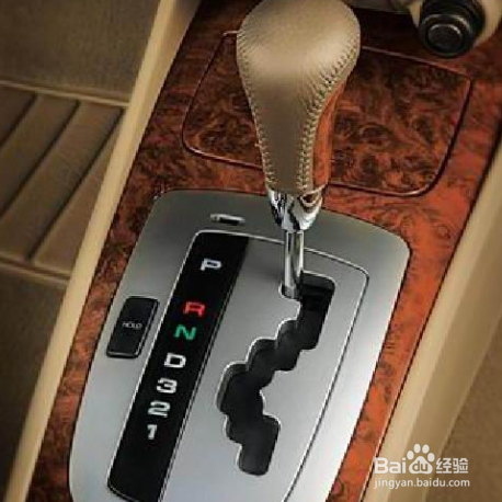 自动挡怎么上坡起步？