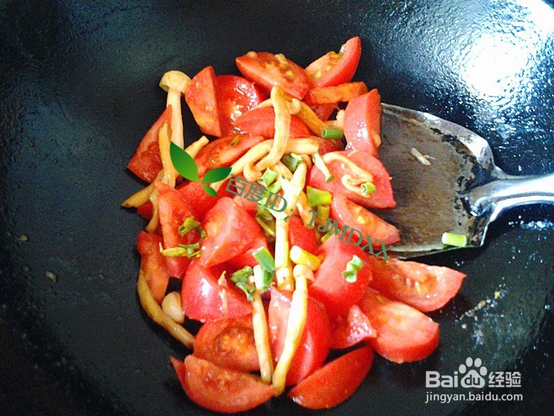 怎么做鸡蛋炒细长菇与蕃茄
