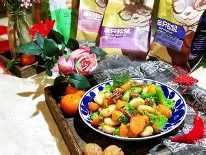 时蔬坚果炒虾仁的做法