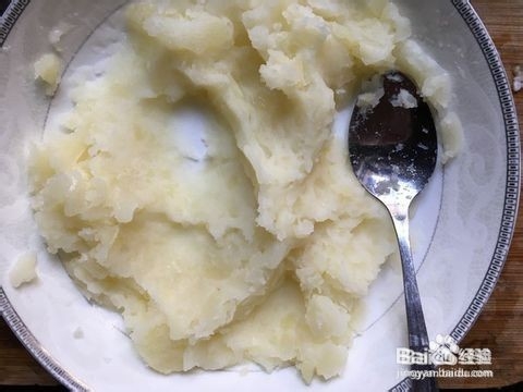 学会这道水晶土豆丸子，你就是半个厨神