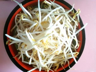 豆芽素炒韭菜