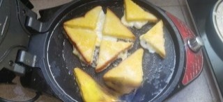 怎么做香煎鸡蛋面包片