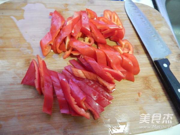 红椒炒豆皮的做法