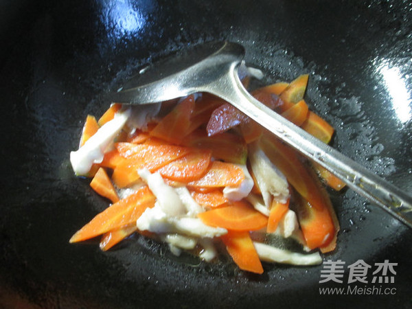 平菇炒胡萝卜