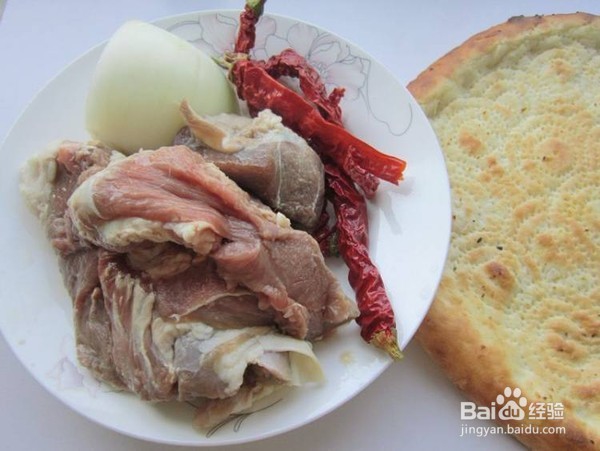 如何制作馕焖肉