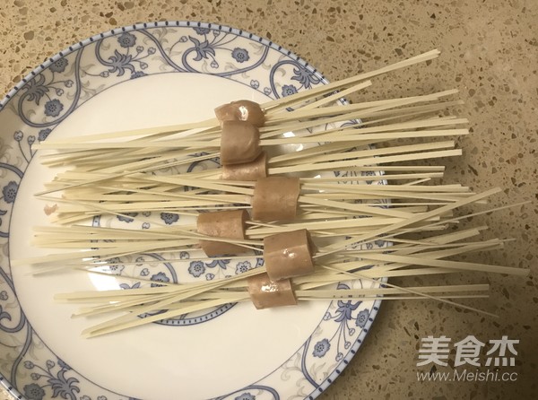 扎心香肠汤面