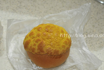 黄金菠萝芝士蛋堡