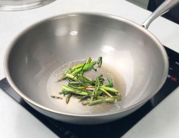 虾仁葱油荞麦面