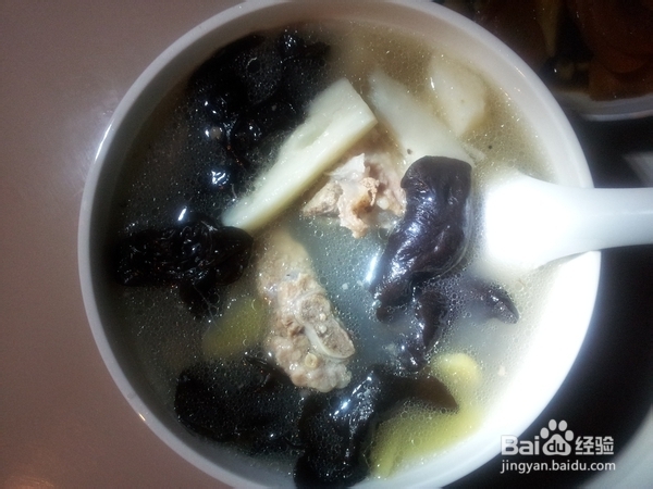 山药木耳排骨汤