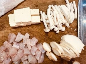 怎么自制菌菇牛奶巴沙鱼汤