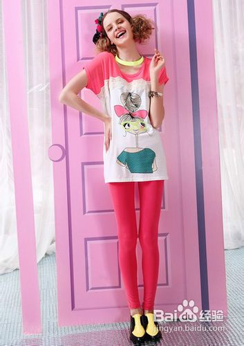 宽松t恤怎么搭配