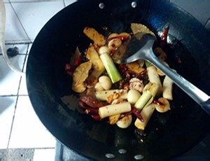 新疆大盘鸡的做法