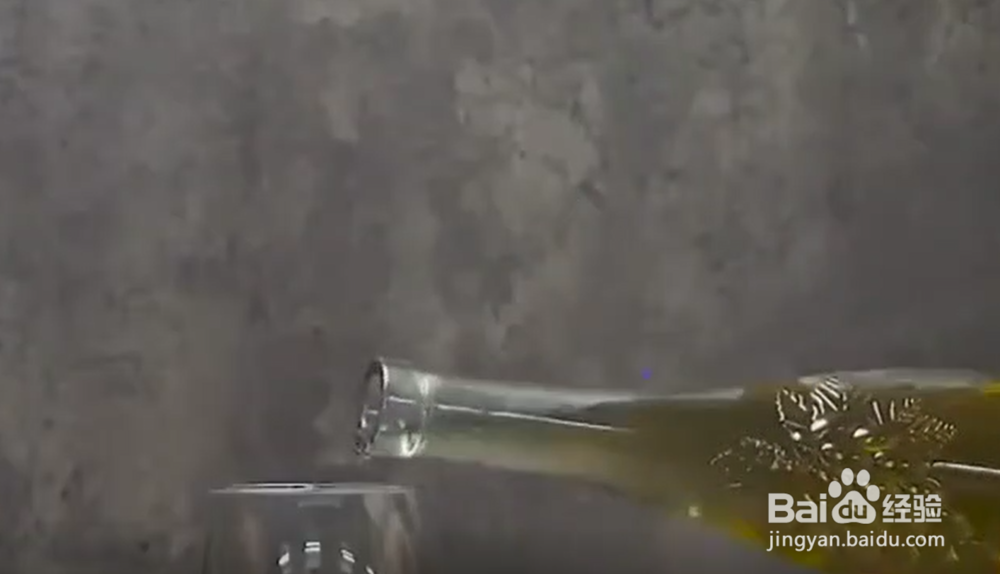 没有工具怎么开红酒
