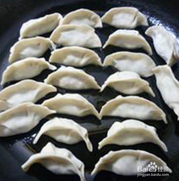 荠菜肉馅煎饺做法