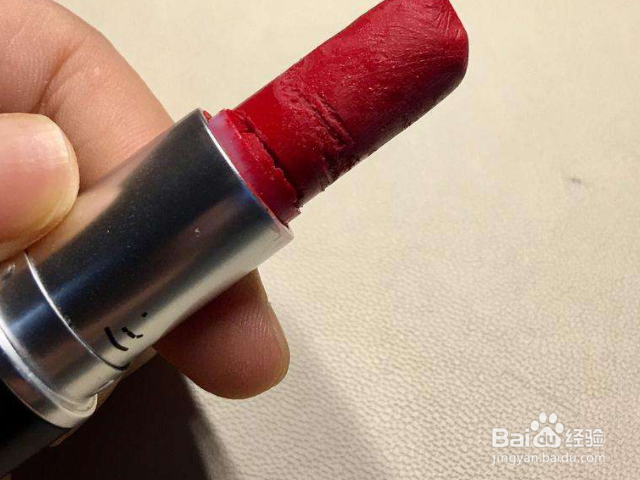 口红断了怎么修复