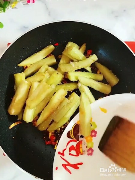 鱼香茄条的做法