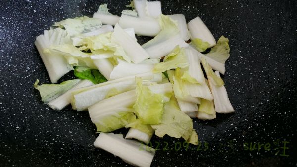 菌菇白菜焖鱼丸