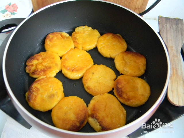 营养小吃——椰香地瓜饼