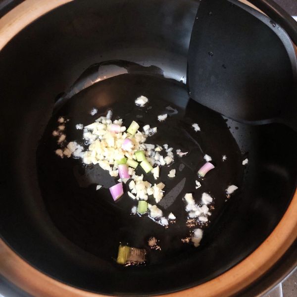 茄汁巴沙鱼拌面