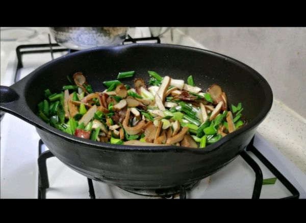 青蒜香干炒腊肉