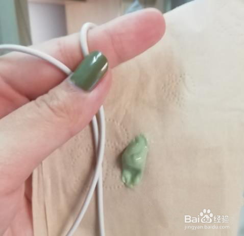 数据线发黄了怎么清洗