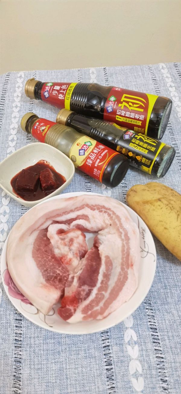 五花肉南乳炆莲藕