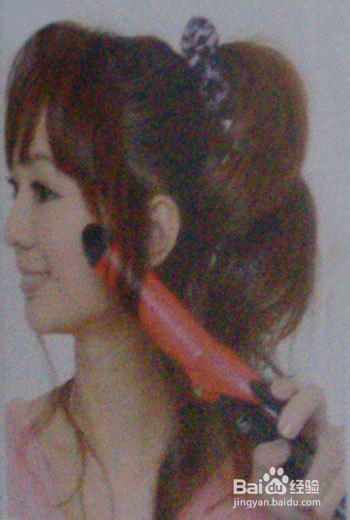 邻家女孩的青春俏丽盘发方法