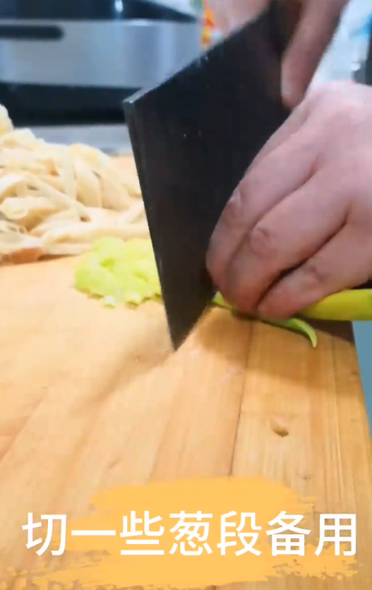 如何做美味的蛋炒饼？