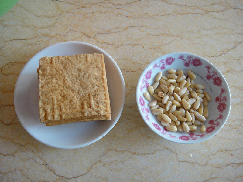 教你做马兰头松仁拌香干,真是难得的美味