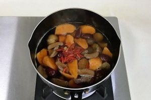 栗子红薯甜汤的做法