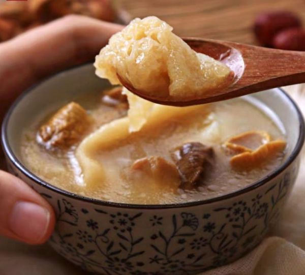 竹荪干贝菌菇汤