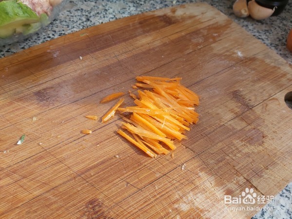 如何制作黄瓜拌猪头肉