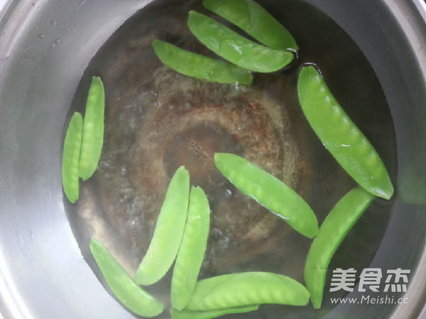 五花肉炒煎豆腐荷兰豆