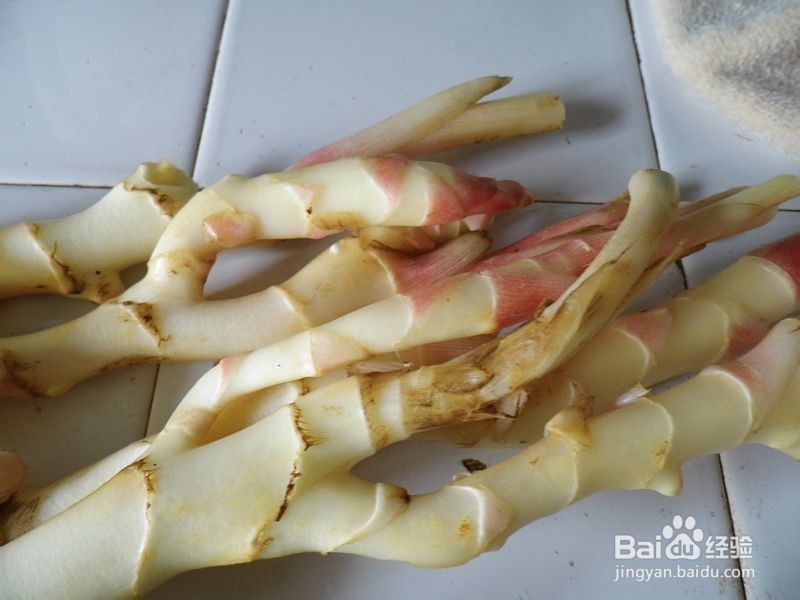 餐桌上不可缺少的佐酒小菜-----仔姜凉拌豆干
