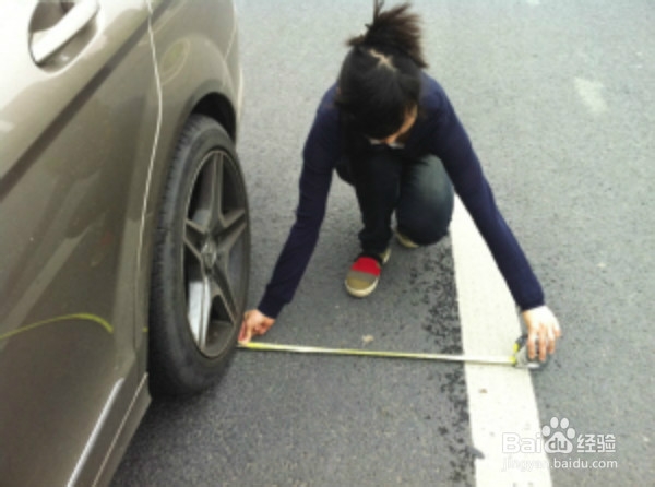 如何拍摄车辆刮擦事故照片