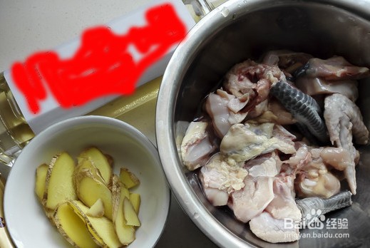 坐月子餐麻油鸡的做法