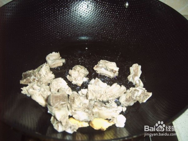 笋子烧排骨的做法