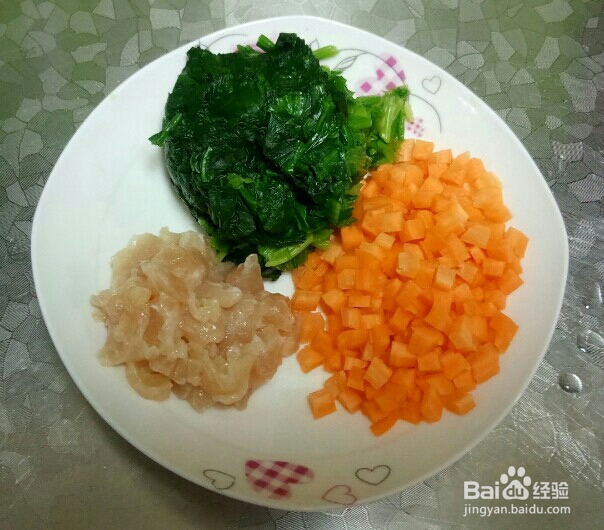 诱惑味蕾的胡萝卜鸡肉菠菜粥