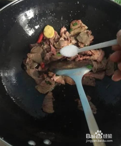 家常菜：爆炒牛肉