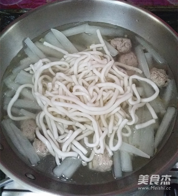 萝卜粉条肉圆汤