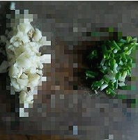猪肉加扁豆焖饼做法