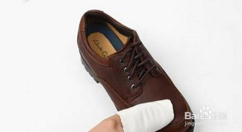 日常生活中怎么护理自己的皮鞋?